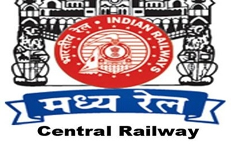 Central Railway's Mumbai Division's staff cleaned Kakinada Port Exp train within 7 min