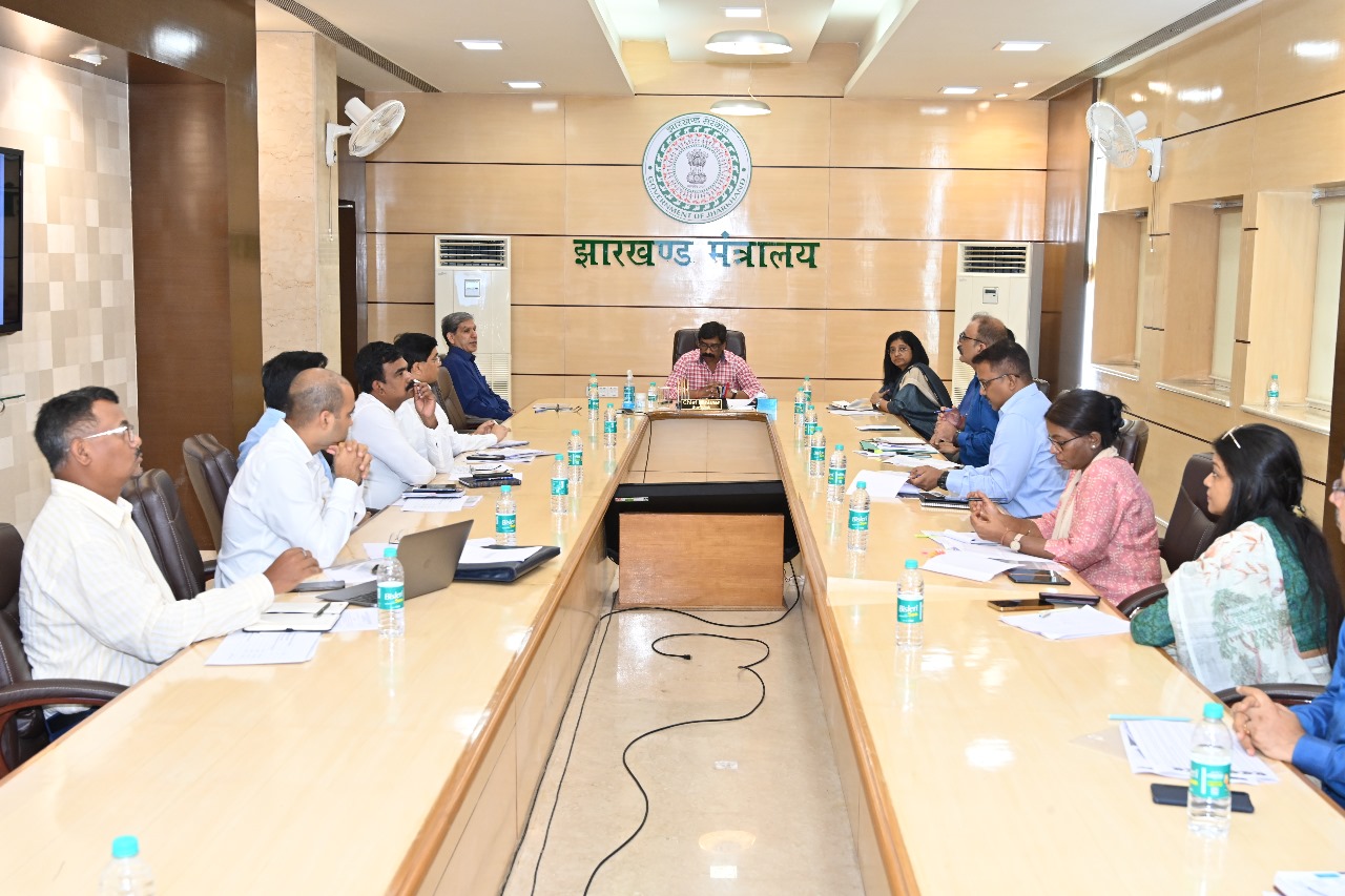 मुख्यमंत्री हेमन्त सोरेन ने मानव तस्करों के खिलाफ ठोस कार्रवाई करने का निर्देश दिए