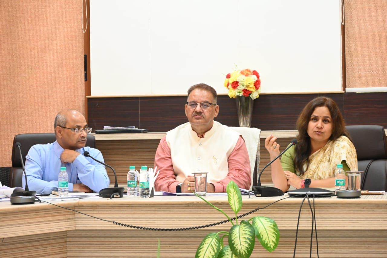 राज्य सरकार ग्रामीण क्षेत्रों में महिलाओं की आजीविका में वृद्धि के लिए ठोस नीति बनाएगी– ग्राम्य विकास मंत्री गणेश जोशी