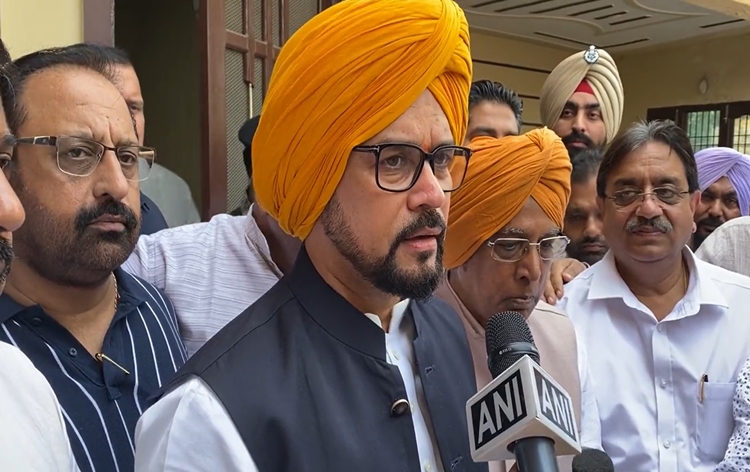 Union Minister Anurag Singh Thakur alleges that opposition is trying to polarization in country