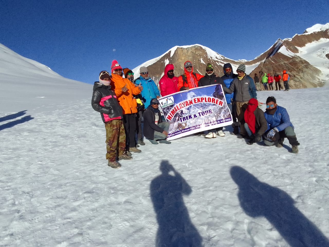 पश्चिम बंगाल के 9 पर्वतारोही दल ने गंगोत्री हिमालय के कालिंदीखाल पास ट्रैक को सफलतापूर्वक पूरा किया