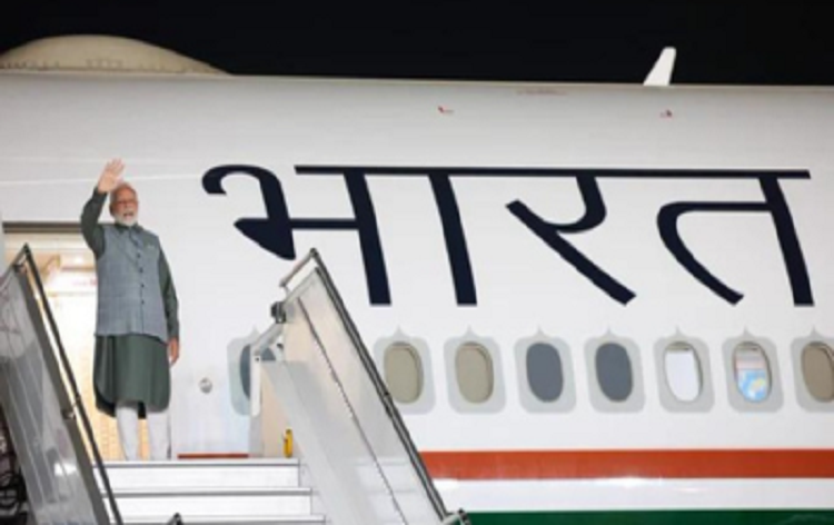 प्रधानमंत्री नरेंद्र मोदी आसियान-भारत शिखर सम्मेलन और पूर्वी एशिया शिखर सम्मेलन में भाग लेने के लिए इंडोनेशिया की दो दिवसीय यात्रा पर रवाना