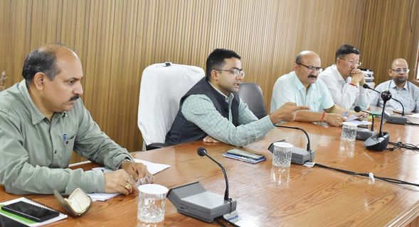 चमोली जिले में मुख्यमंत्री जल संरक्षण एवं संवर्धन अभियान के तहत 10 मॉडल गांव विकसित किए जाएंगे