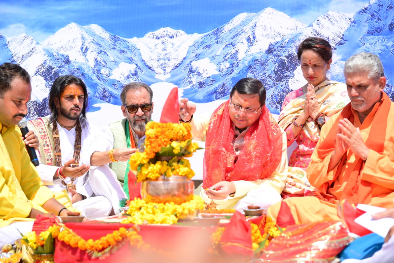 मुख्यमंत्री पुष्कर सिंह धामी ने देहरादून के कालसी में विभिन्न विकास कार्यों का किया शिलान्यास