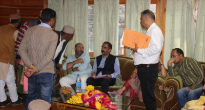 पांगी: पंचायती राज मंत्री अनिरुद्ध सिंह ने मिंधल और शौर पंचायत का दौरा कर बरसात के कारण हुए नुकसान का लिया जायजा