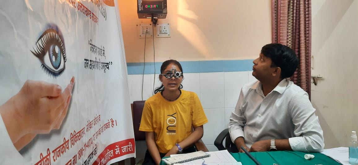 राष्ट्रीय नेत्रदान पखवाडे के तहत चमोली में आयोजित नेत्र शिविर में 503 लोगों के आंखों की जांच की गई